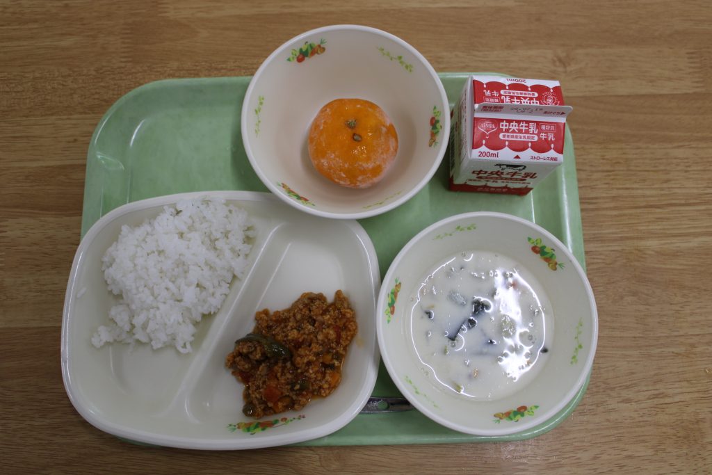 春夏も好き♪②＊給食カゴ10個セット タコライス最高！ – 西尾高等学校附属中学校